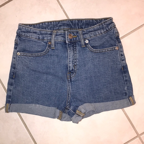 2/26R - Picture 2 of 4